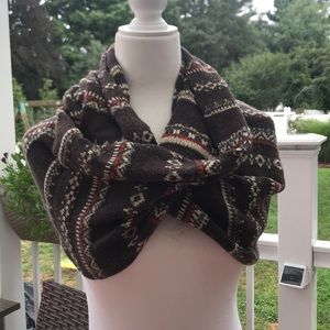 🍁Hollister super soft infinity scarf.🍁